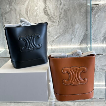 CELINE Caramel brown /Black bucket bag Size: 22*27cm