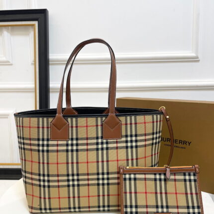 Burberry tote shopping bag with small wallet size: 35*16*29cm